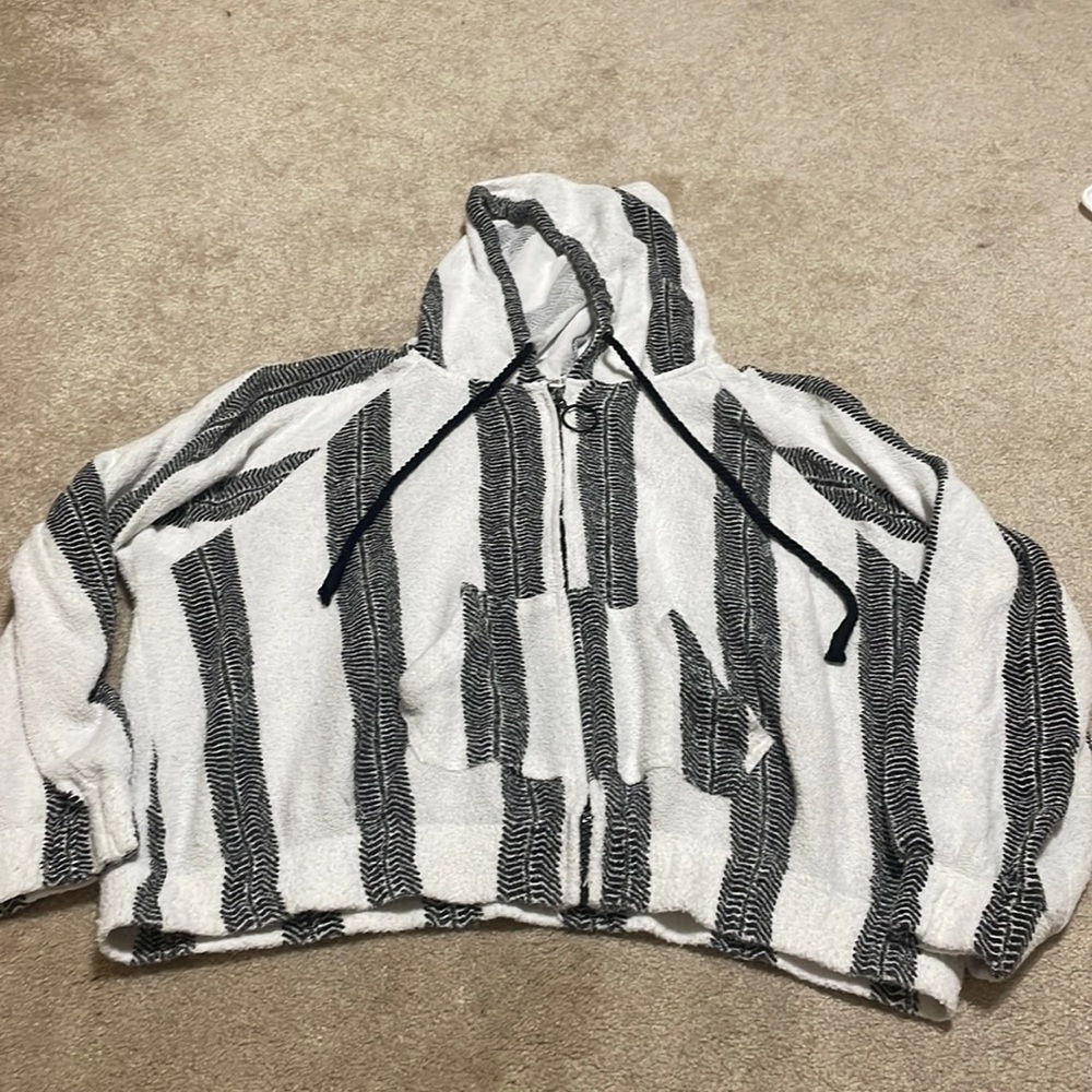 Bohemian zip up black and white